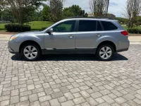 2010 Subaru Outback Limited – Image 15