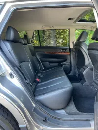 2010 Subaru Outback Limited – Image 13