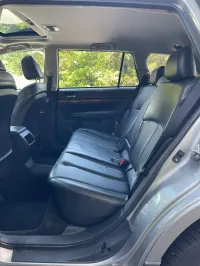 2010 Subaru Outback Limited – Image 8