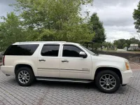 2010 GMC Yukon Denali – Image 8