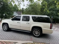 2010 GMC Yukon Denali – Image 3