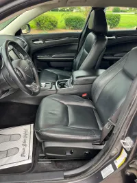 2015 CHRYSLER 300 LIMITED – Image 11