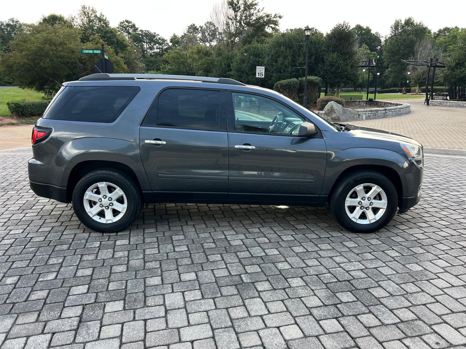 2014 GMC Acadia – Image 16