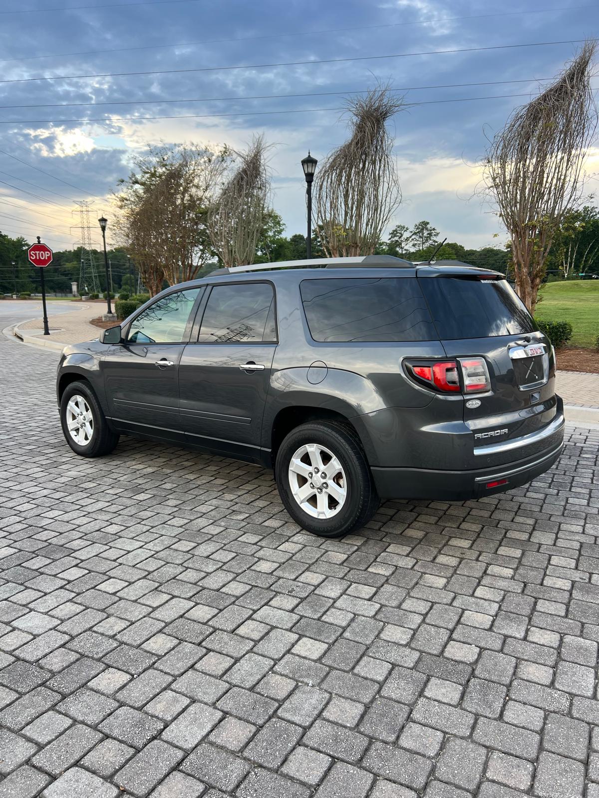 2014 GMC Acadia – Image 12
