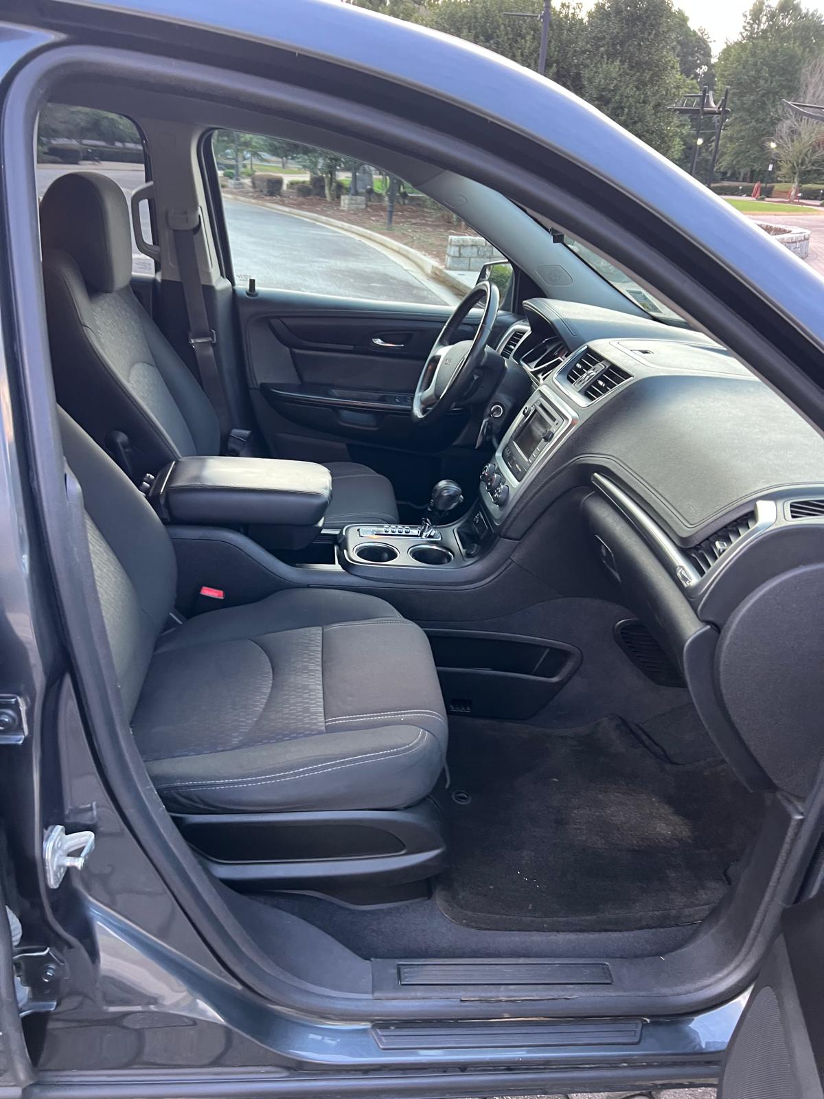 2014 GMC Acadia – Image 7