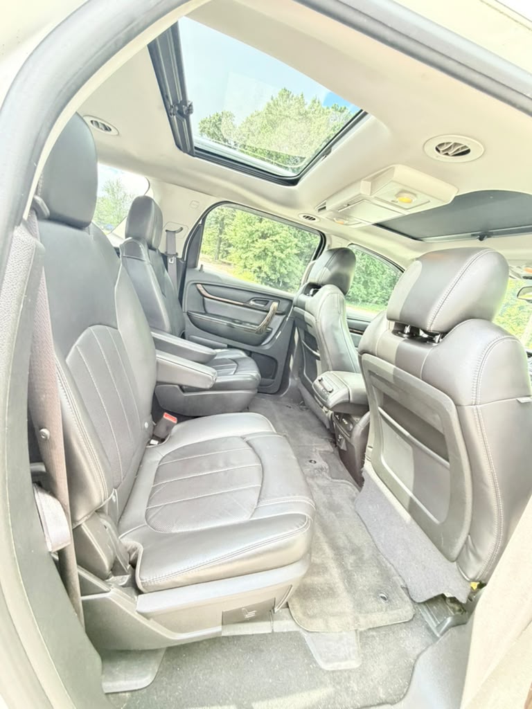 2015 GMC ACADIA – Image 17
