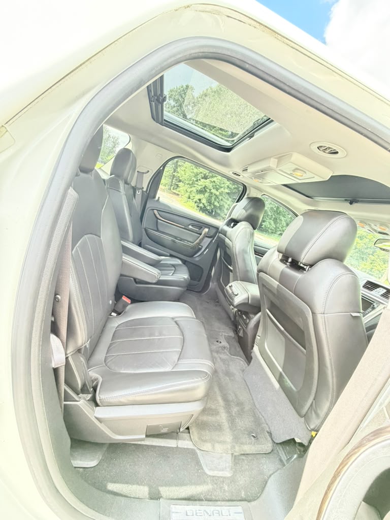 2015 GMC ACADIA – Image 20