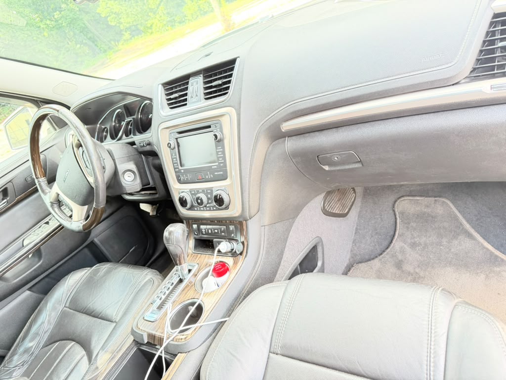 2015 GMC ACADIA – Image 3