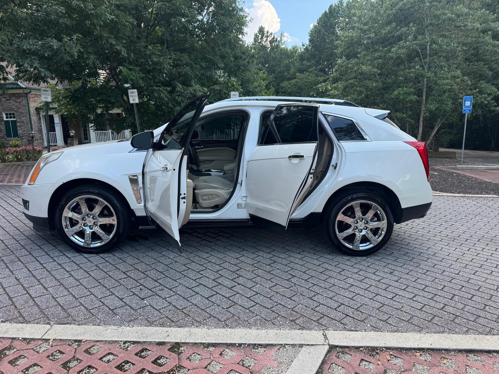 2011 CADILLAC SRX – Image 10