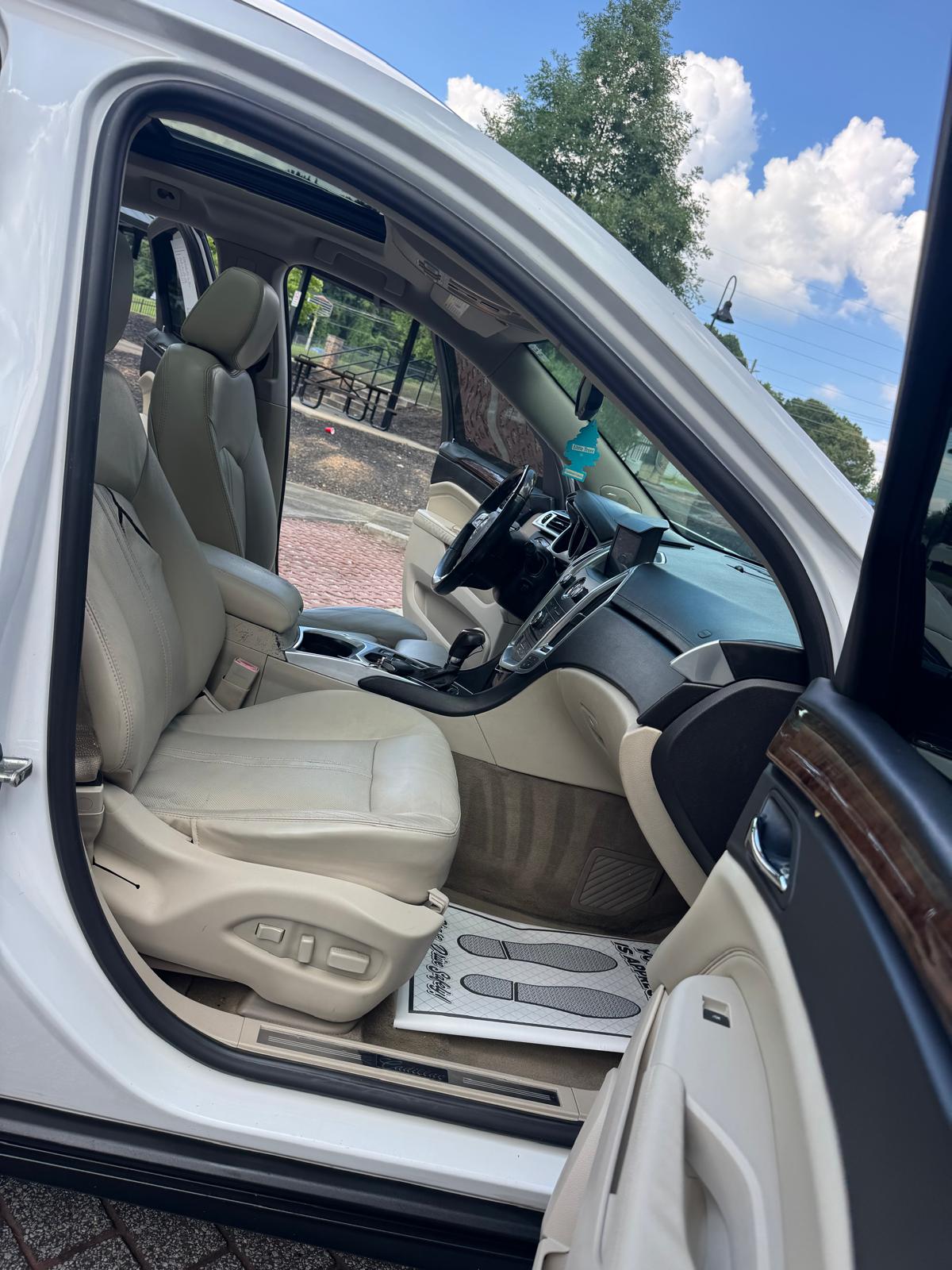 2011 CADILLAC SRX – Image 9