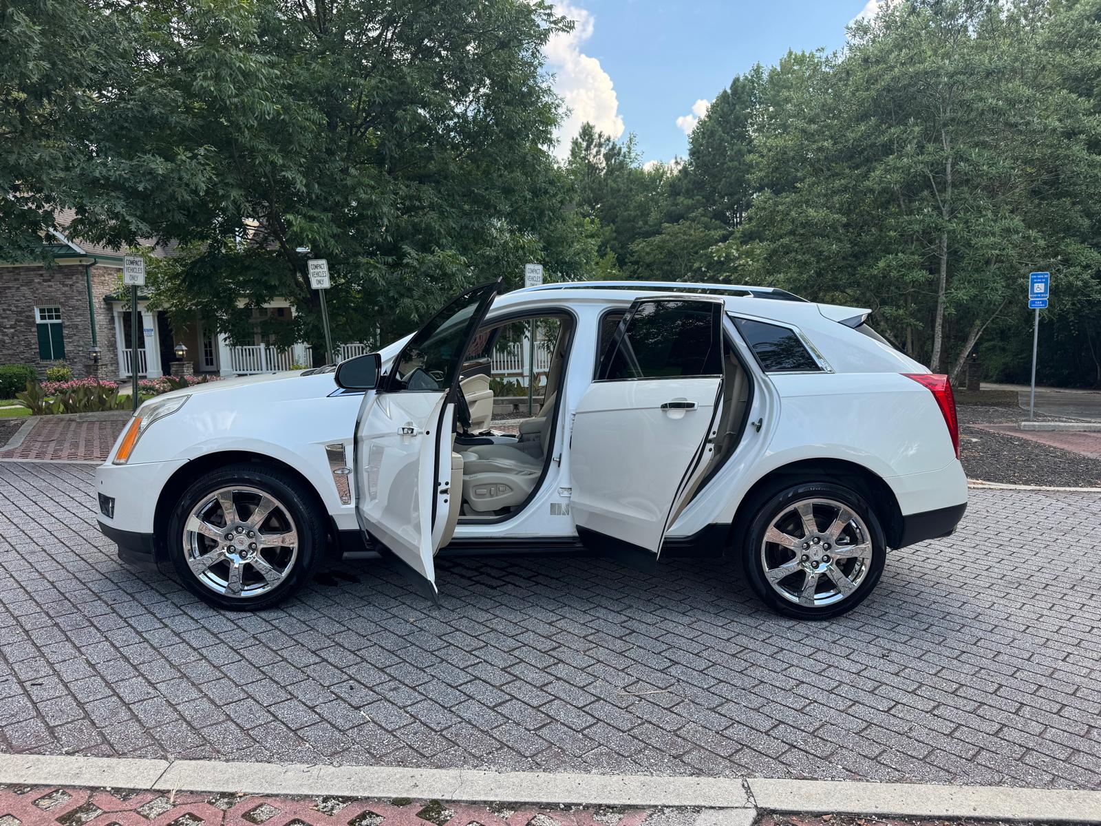 2011 CADILLAC SRX – Image 3