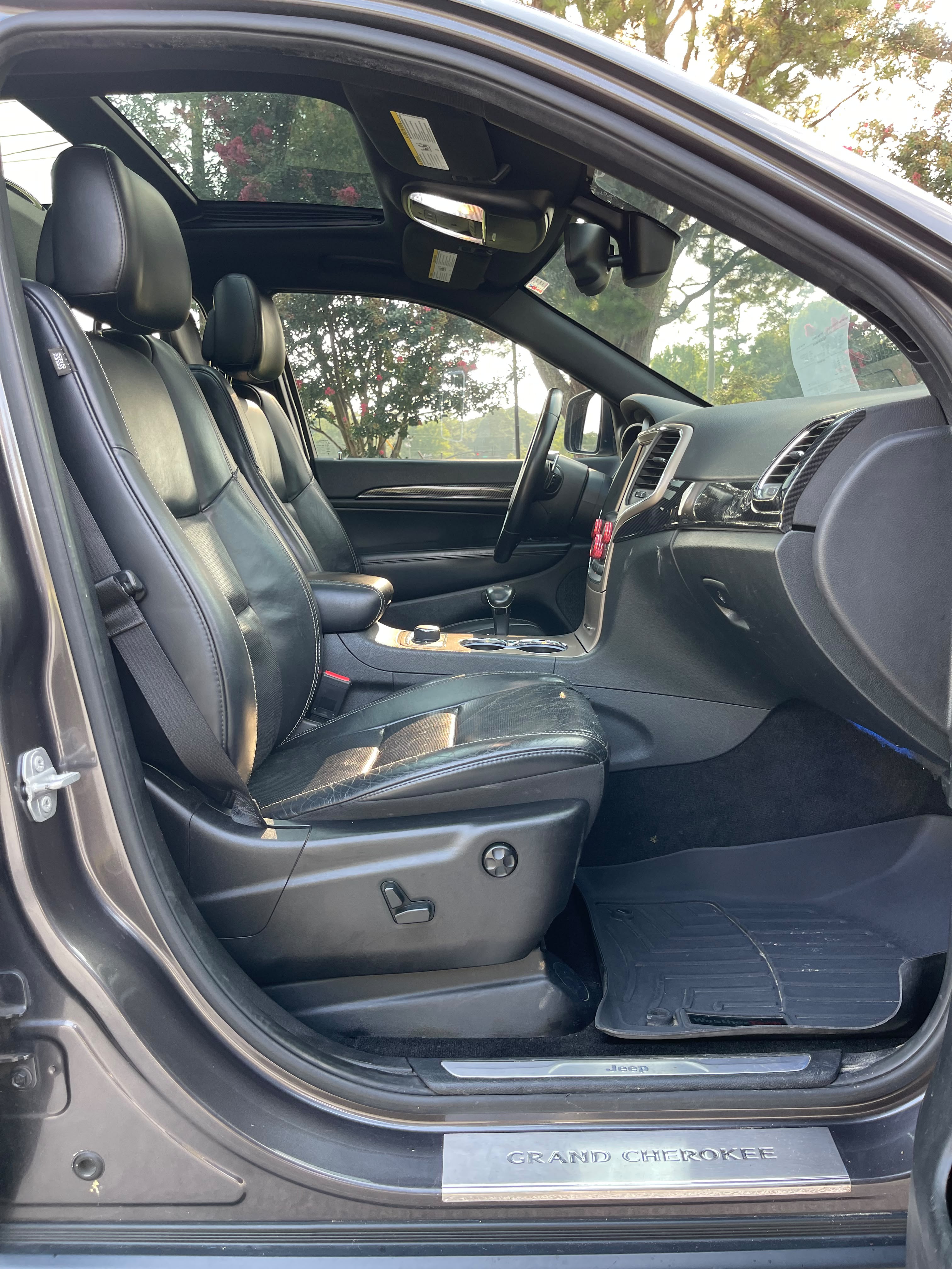 2015 JEEP GRAND CHEROKEE LIMITED – Image 11