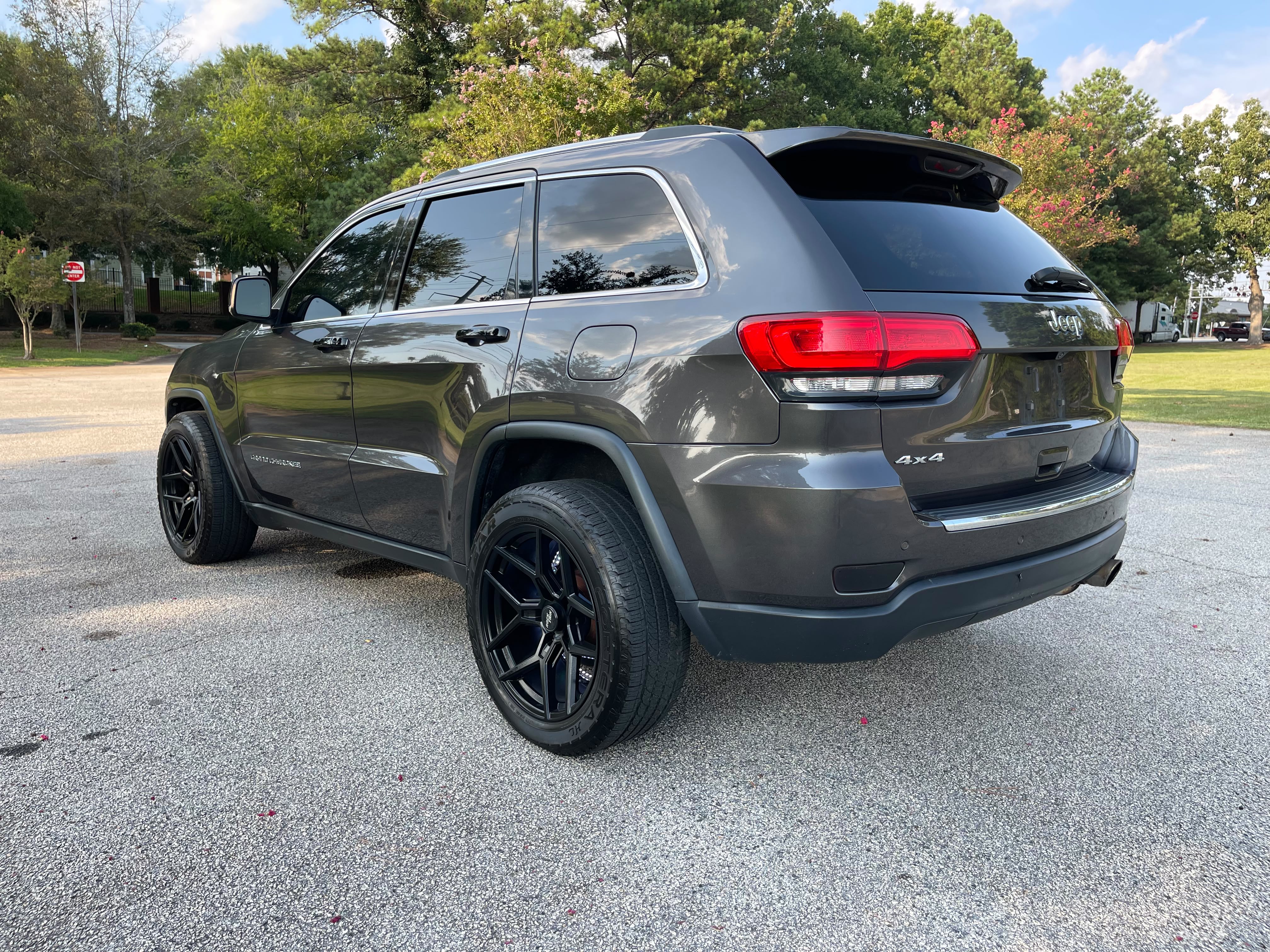 2015 JEEP GRAND CHEROKEE LIMITED – Image 4