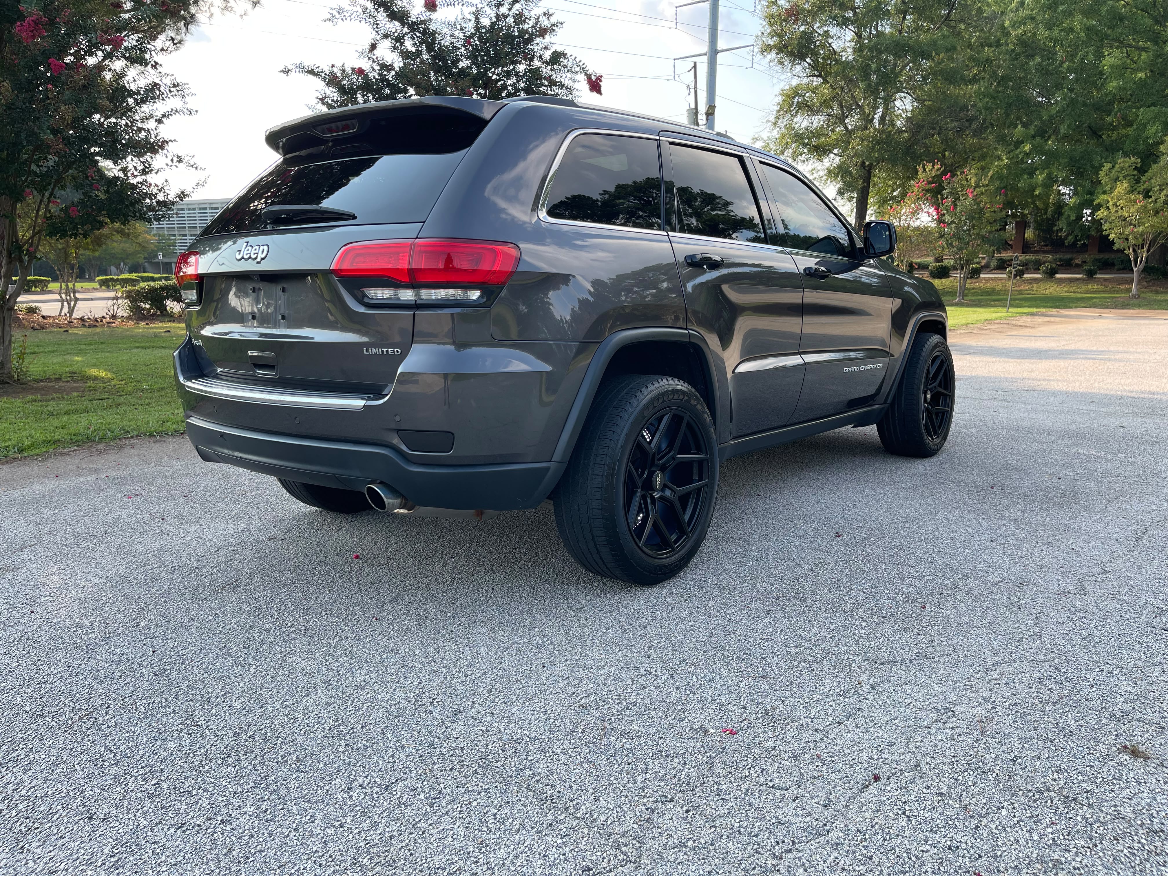 2015 JEEP GRAND CHEROKEE LIMITED – Image 3