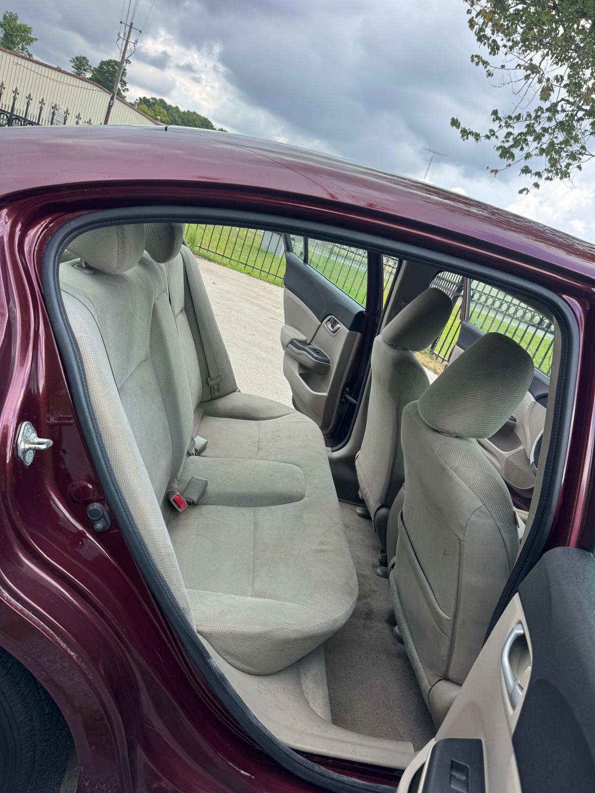 2012 HONDA CIVIC LX 4dr Sedan – Image 5