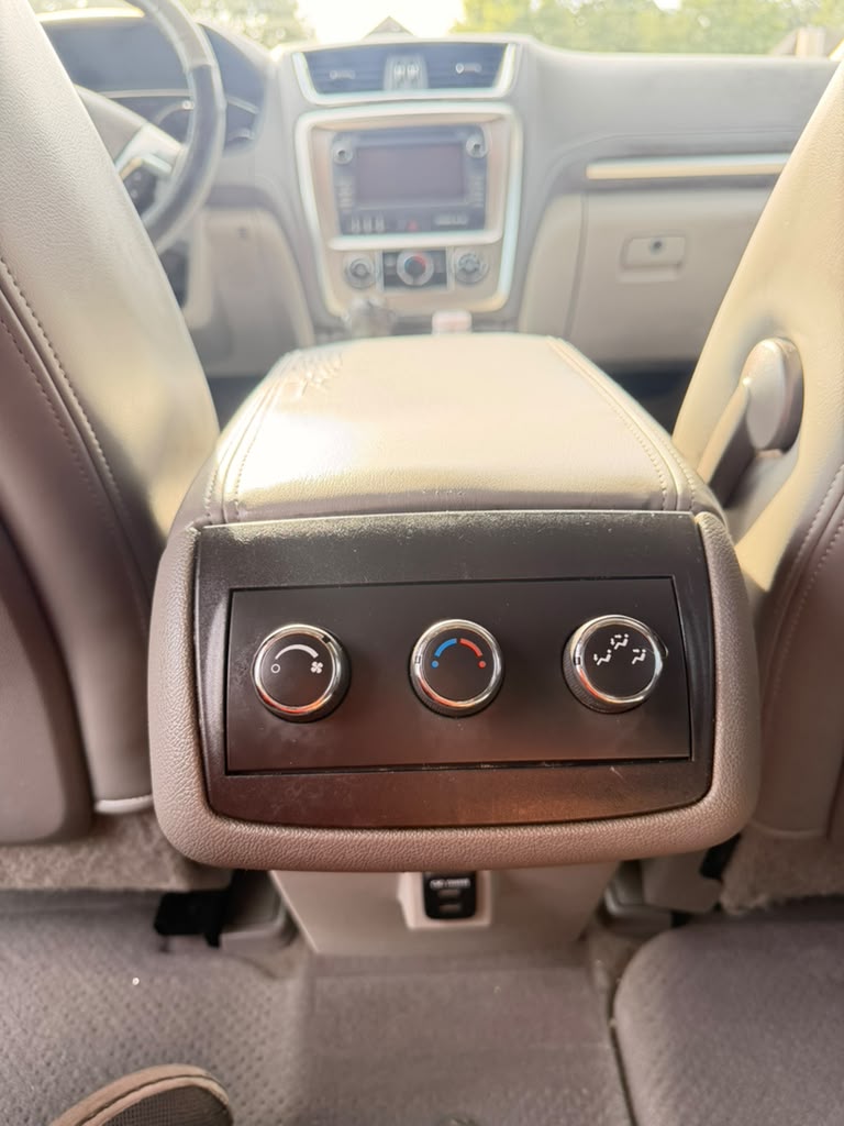 2014 GMC ACADIA – Image 21