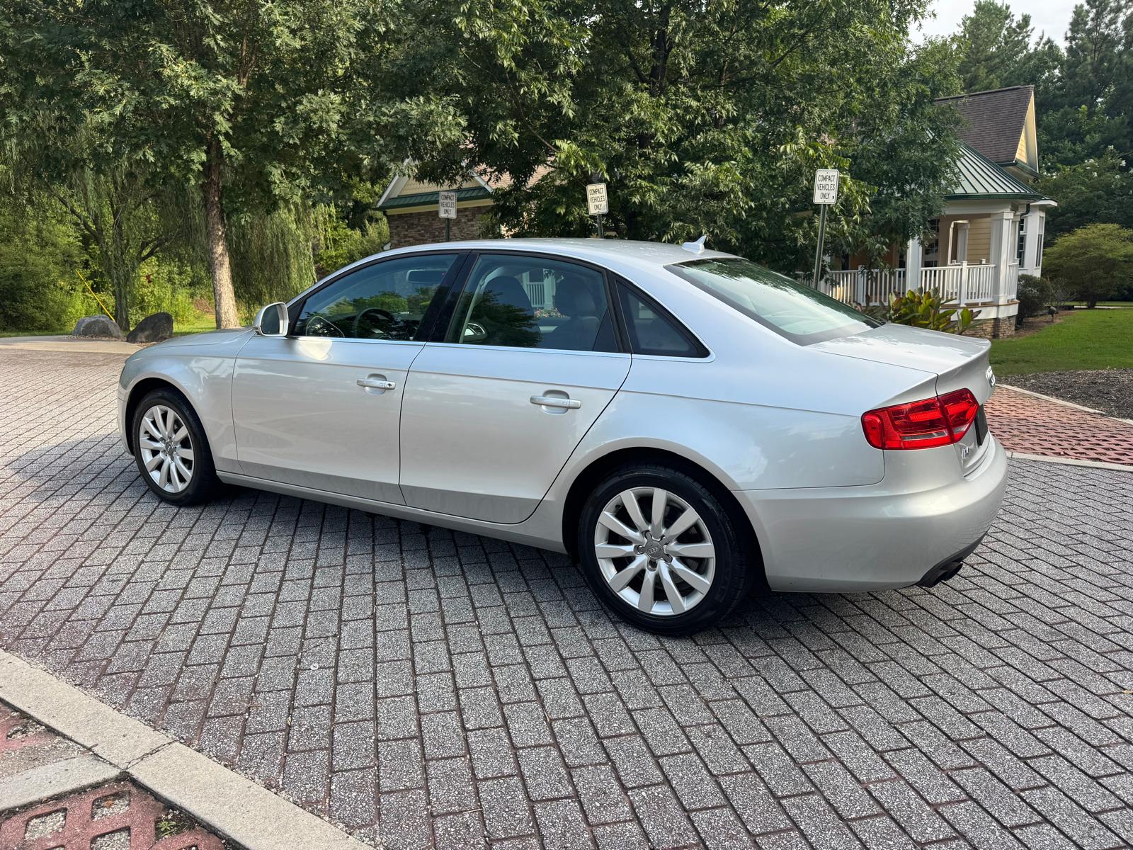 2009 AUDI A4 – Image 7