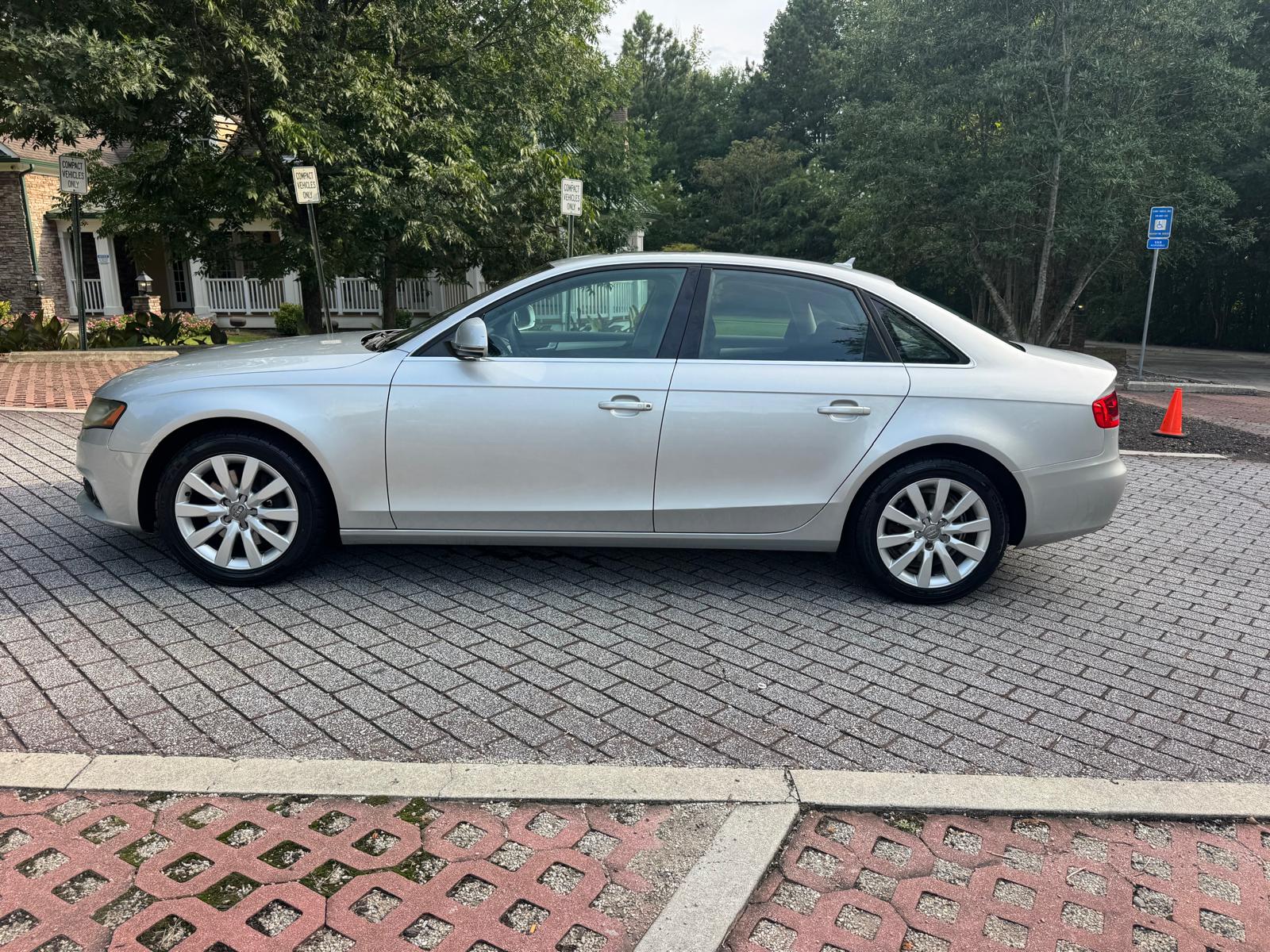 2009 AUDI A4 – Image 13