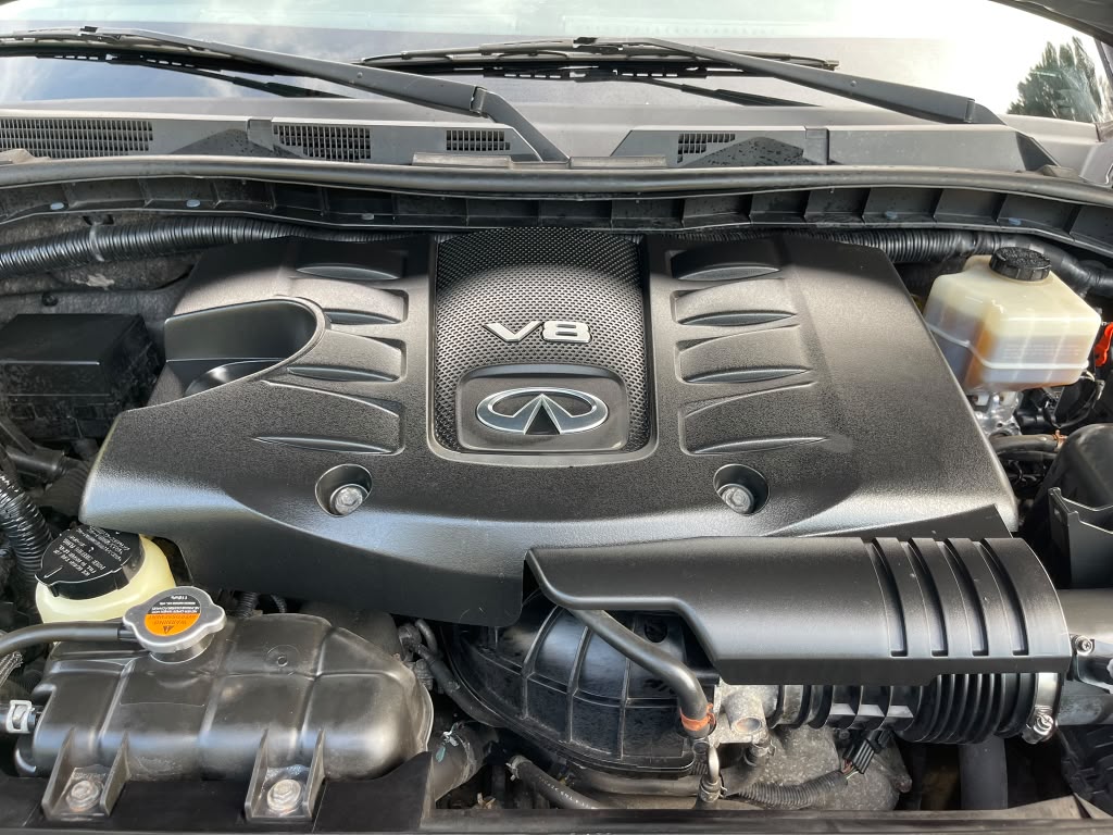 2011 INFINITI QX56 – Image 15