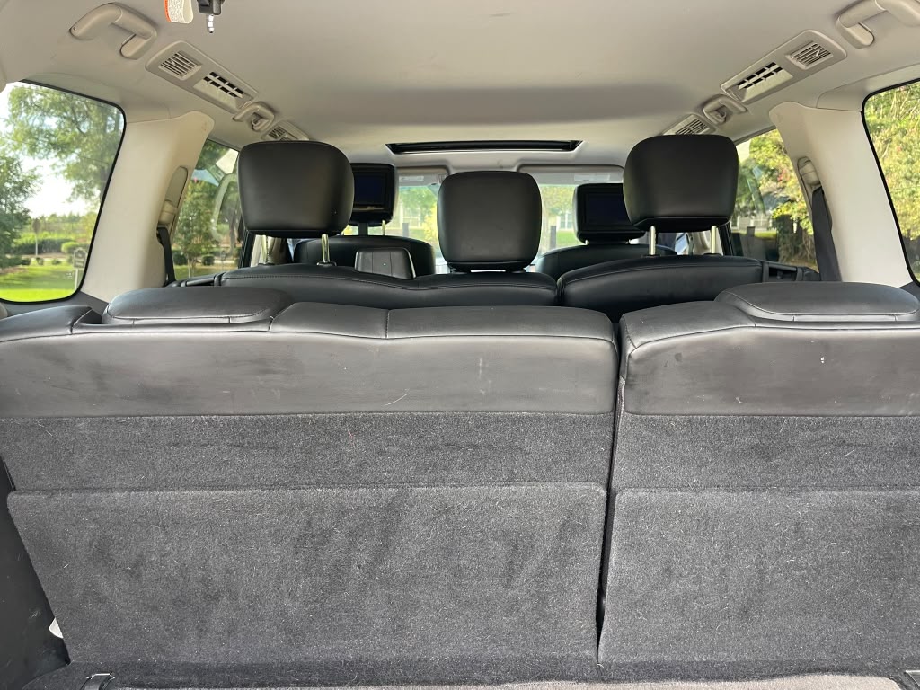 2011 INFINITI QX56 – Image 7