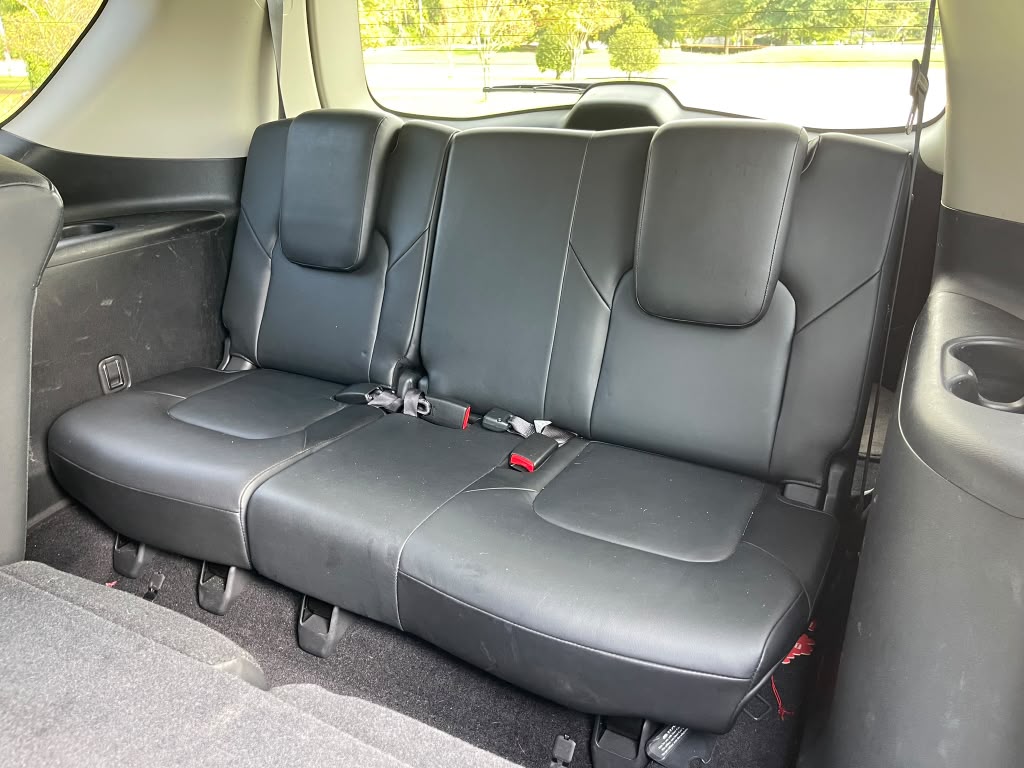 2011 INFINITI QX56 – Image 8