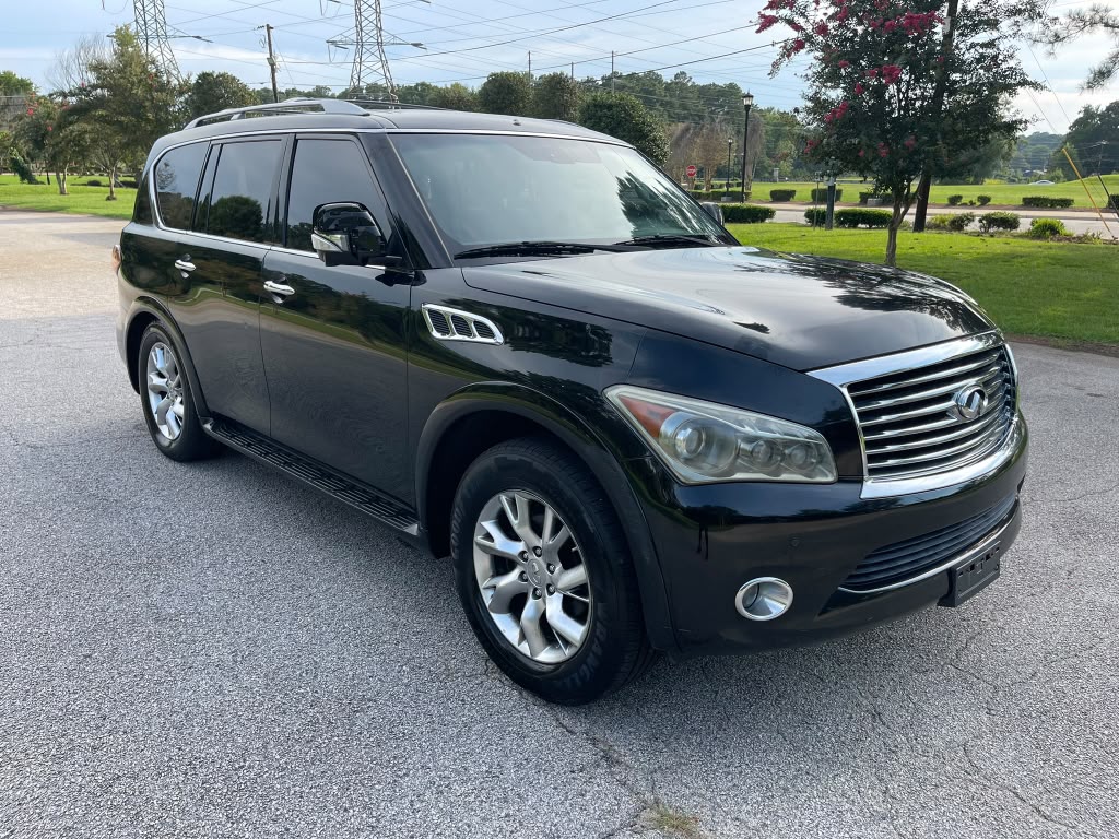 2011 INFINITI QX56 – Image 3