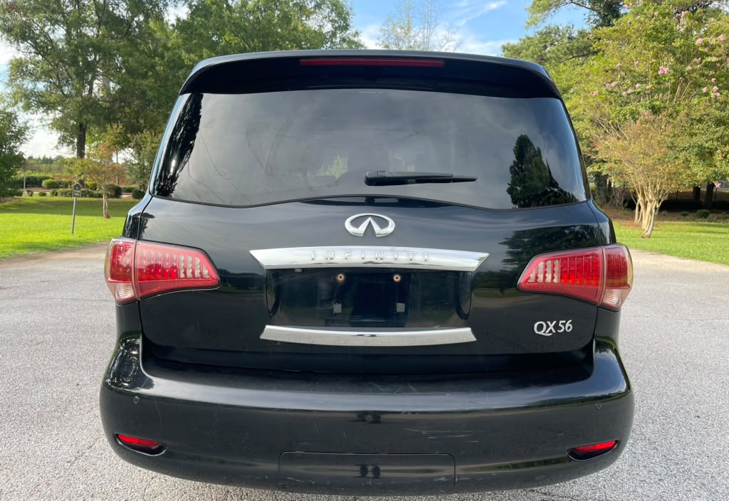 2011 INFINITI QX56 – Image 5