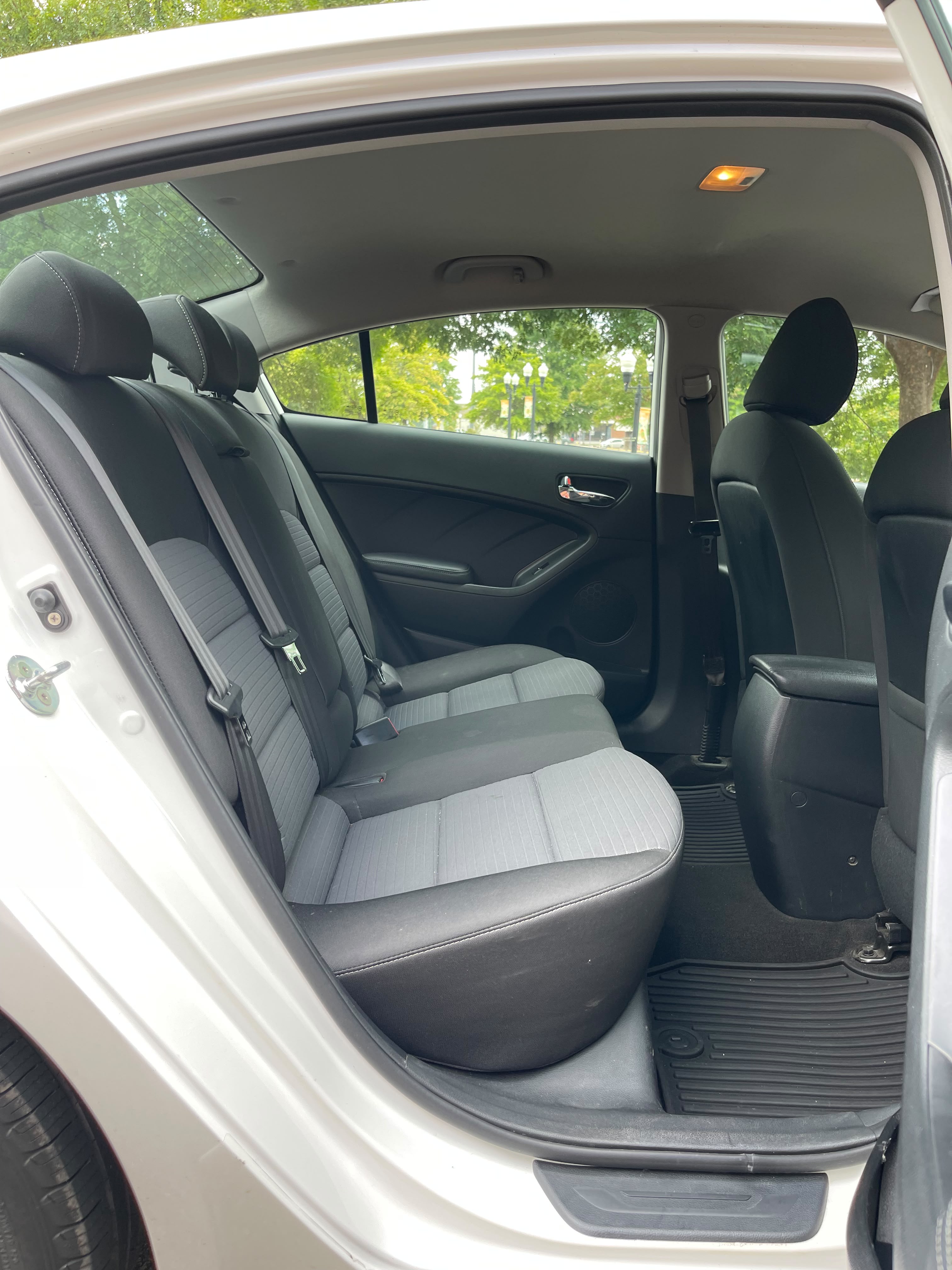 2016 KIA FORTE LX – Image 15