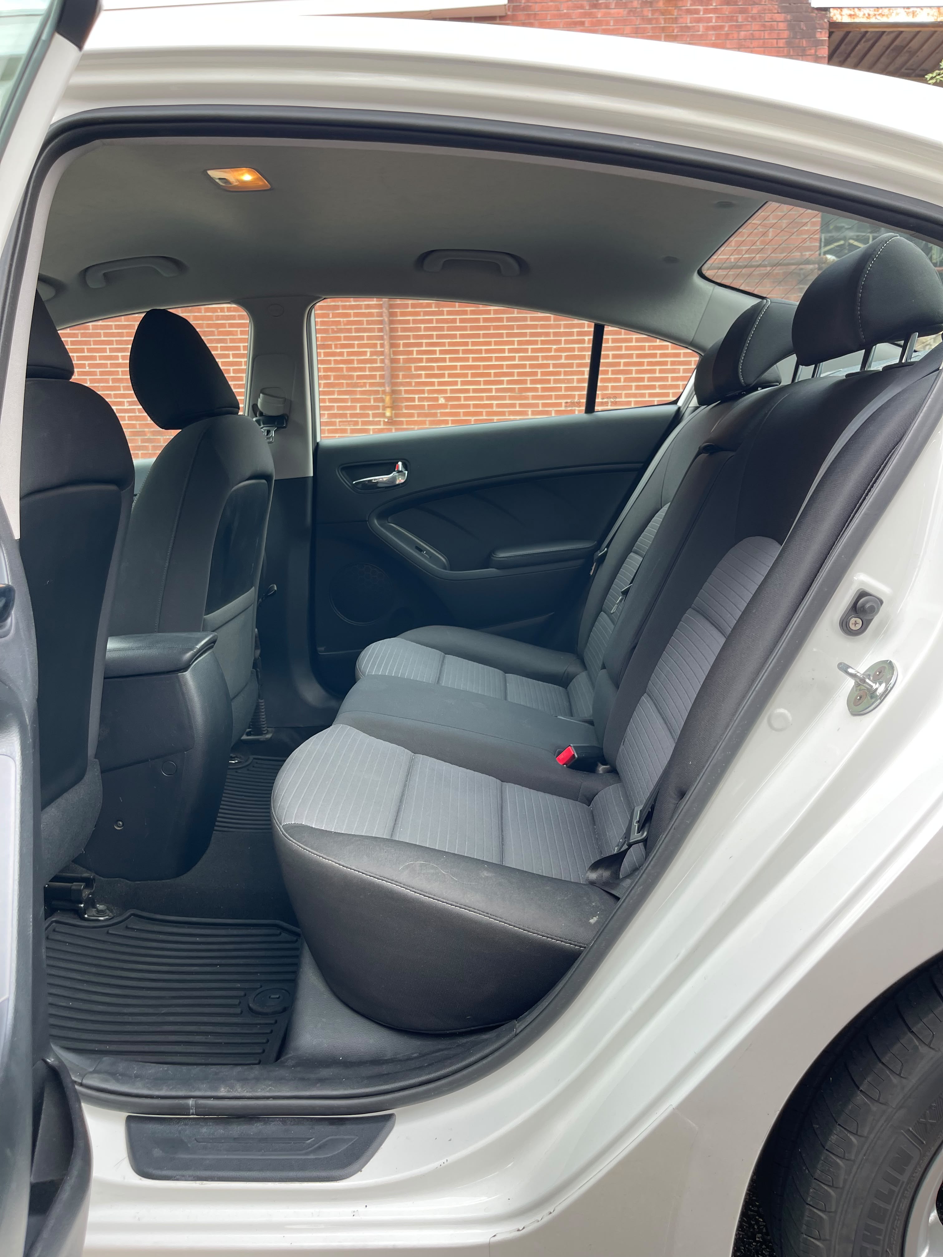 2016 KIA FORTE LX – Image 14