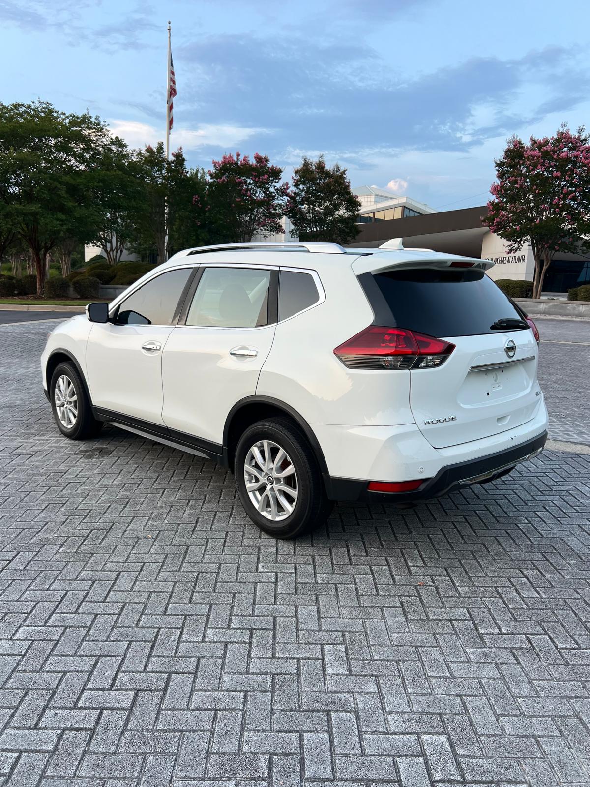 2019 NISSAN ROGUE – Image 12