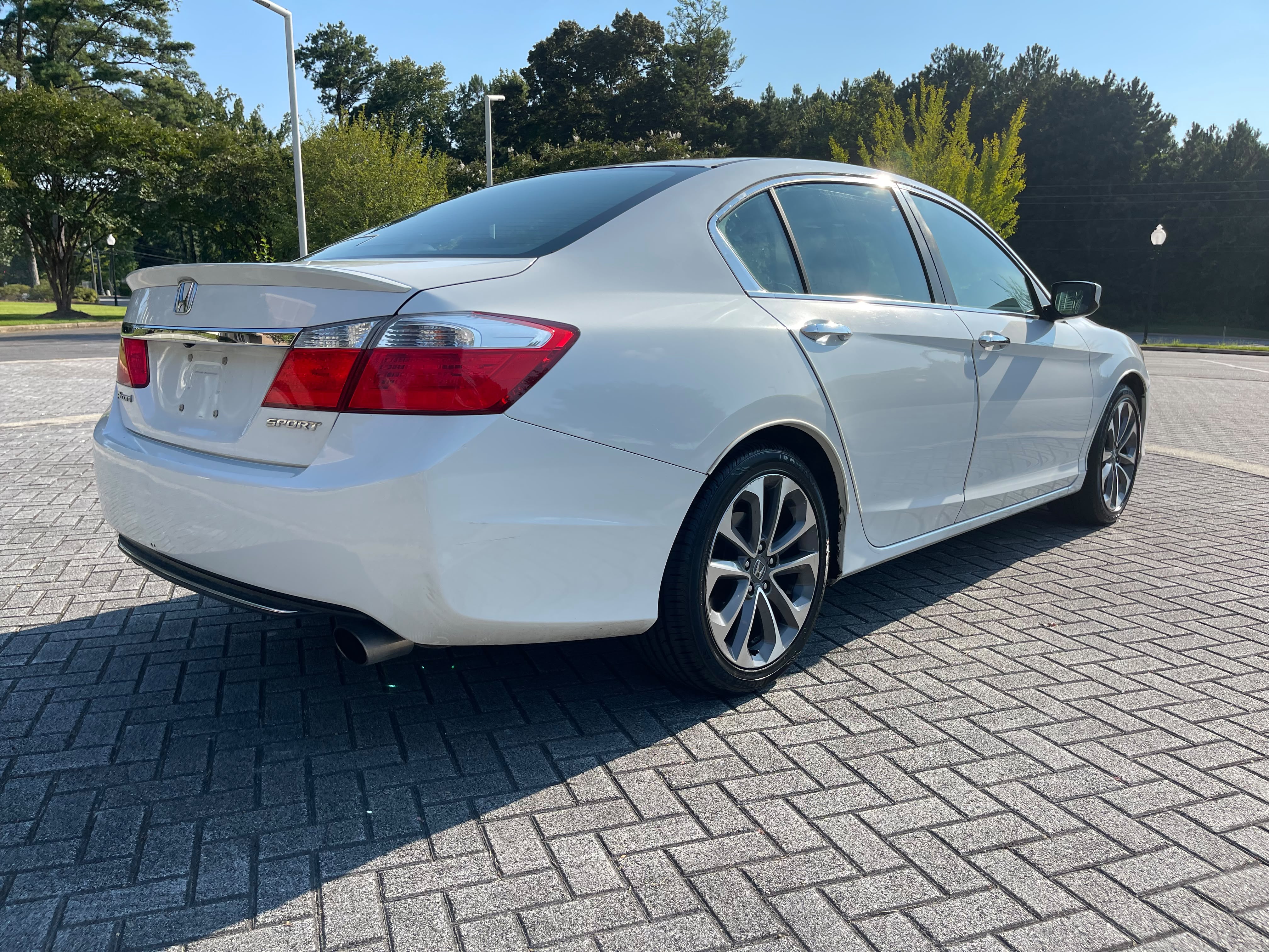 2014 HONDA ACCORD SPORTT – Image 2