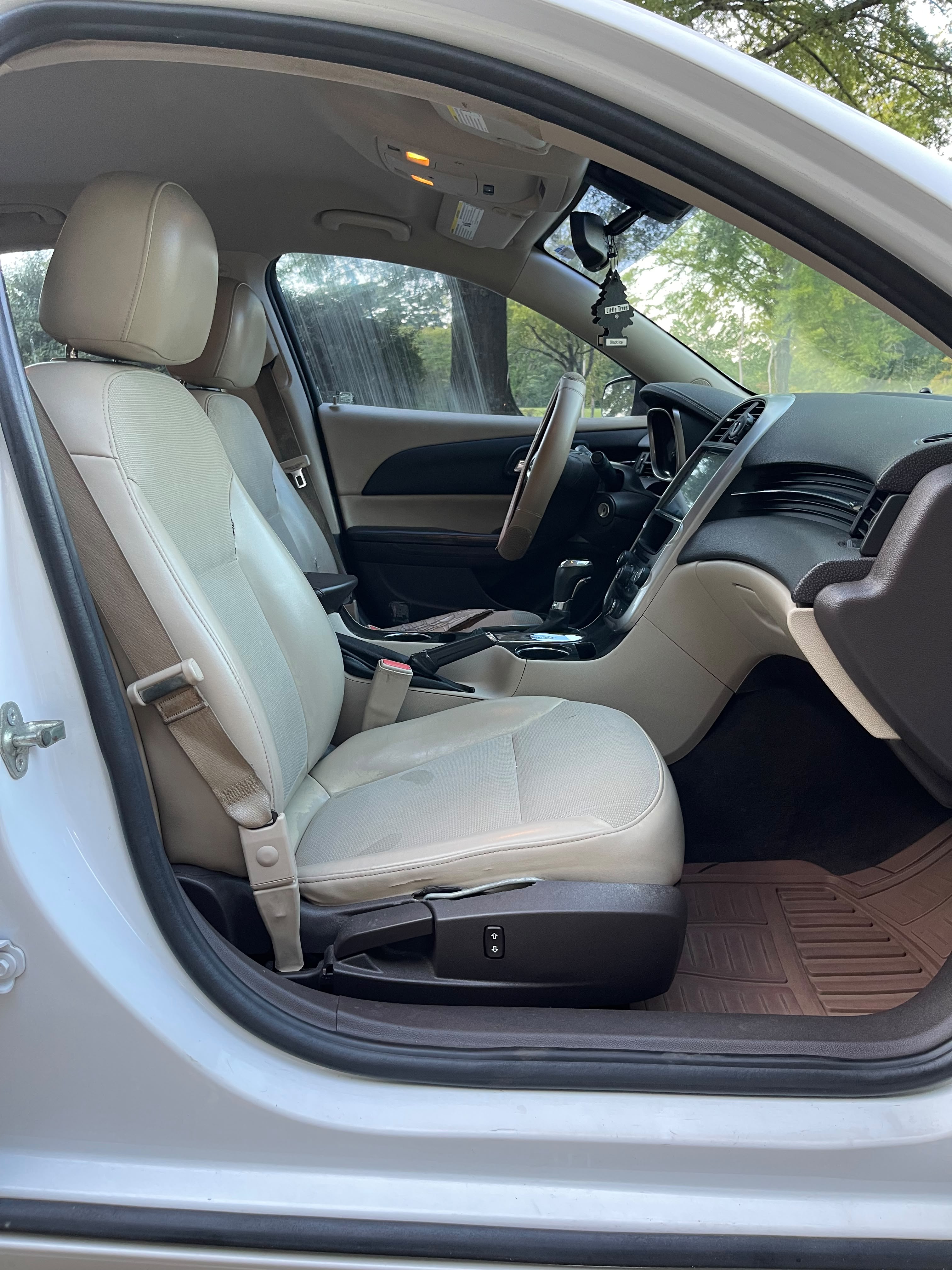 2014 CHEVROLET MALIBU – Image 11