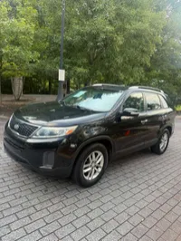 2014 KIA SORENTO – Image 4