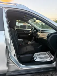 2017 NISSAN ROGUE – Image 8
