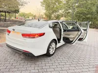2018 KIA OPTIMA – Image 10