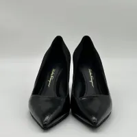 décolleté Ferragamo Bari Flower Heel Pumps – Image 2