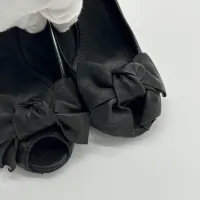 Décolleté Miu Miu con Fiocco in Pelle Nera – Image 5