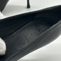 Décolleté Miu Miu con Fiocco in Pelle Nera – Image 6