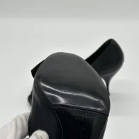 Décolleté Miu Miu con Fiocco in Pelle Nera – Image 8