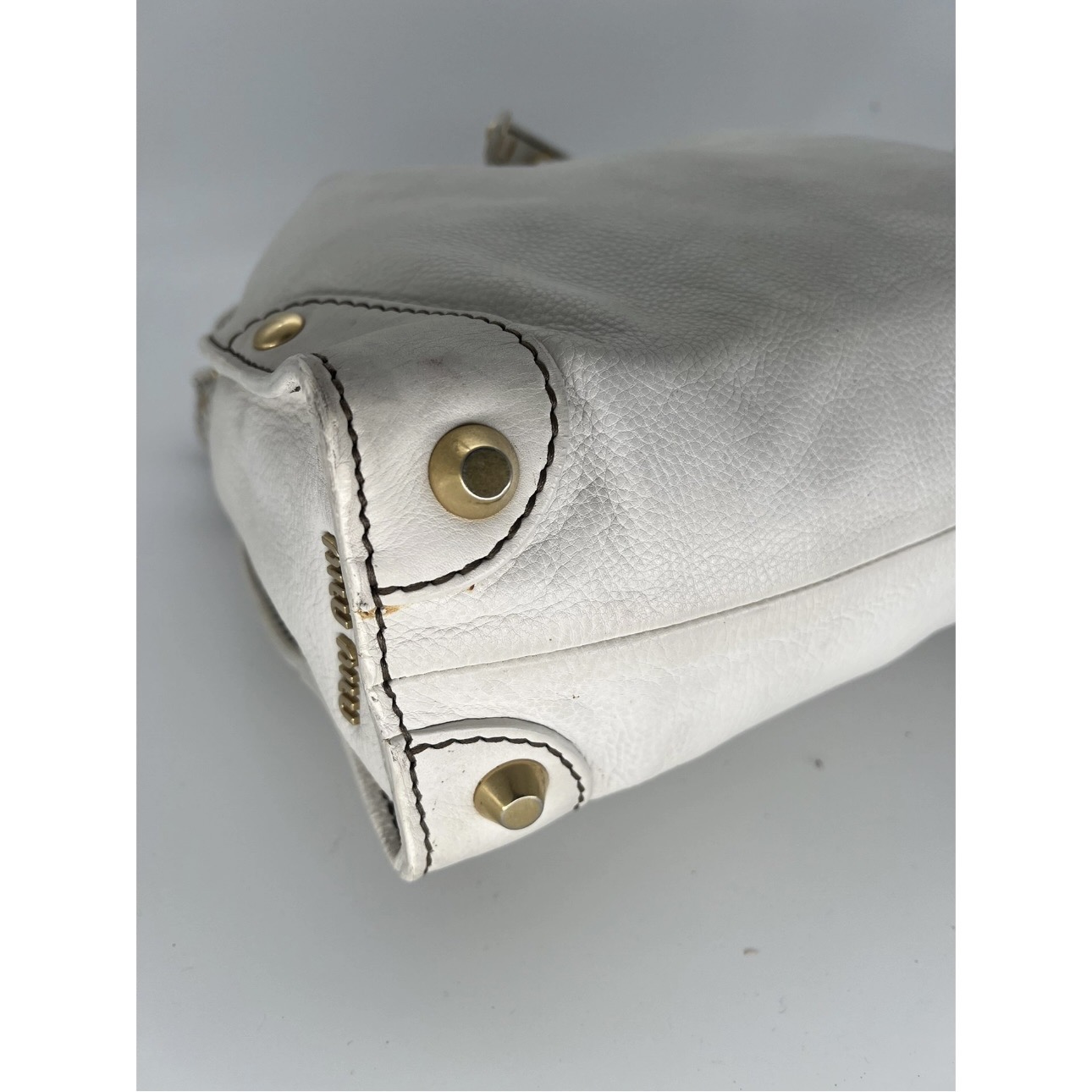 Borsa Miu Miu Vitello Lux Hobo in pelle – Image 9