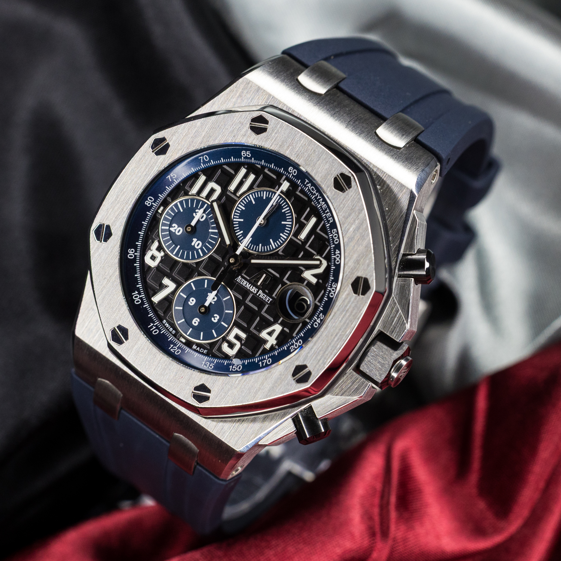 2019 AUDEMARS PIGUET ROYAL OAK OFFSHORE CHRONOGRAPH “BATMAN” – Image 2