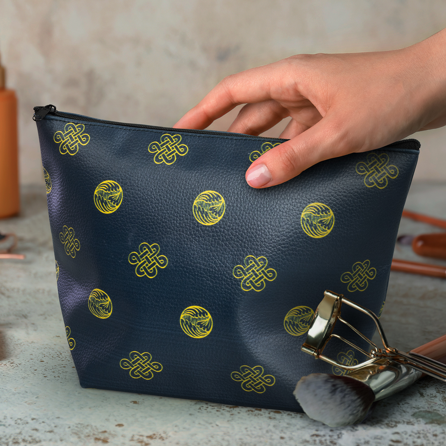 Belle Cosmetic Bag - Medium – Image 3