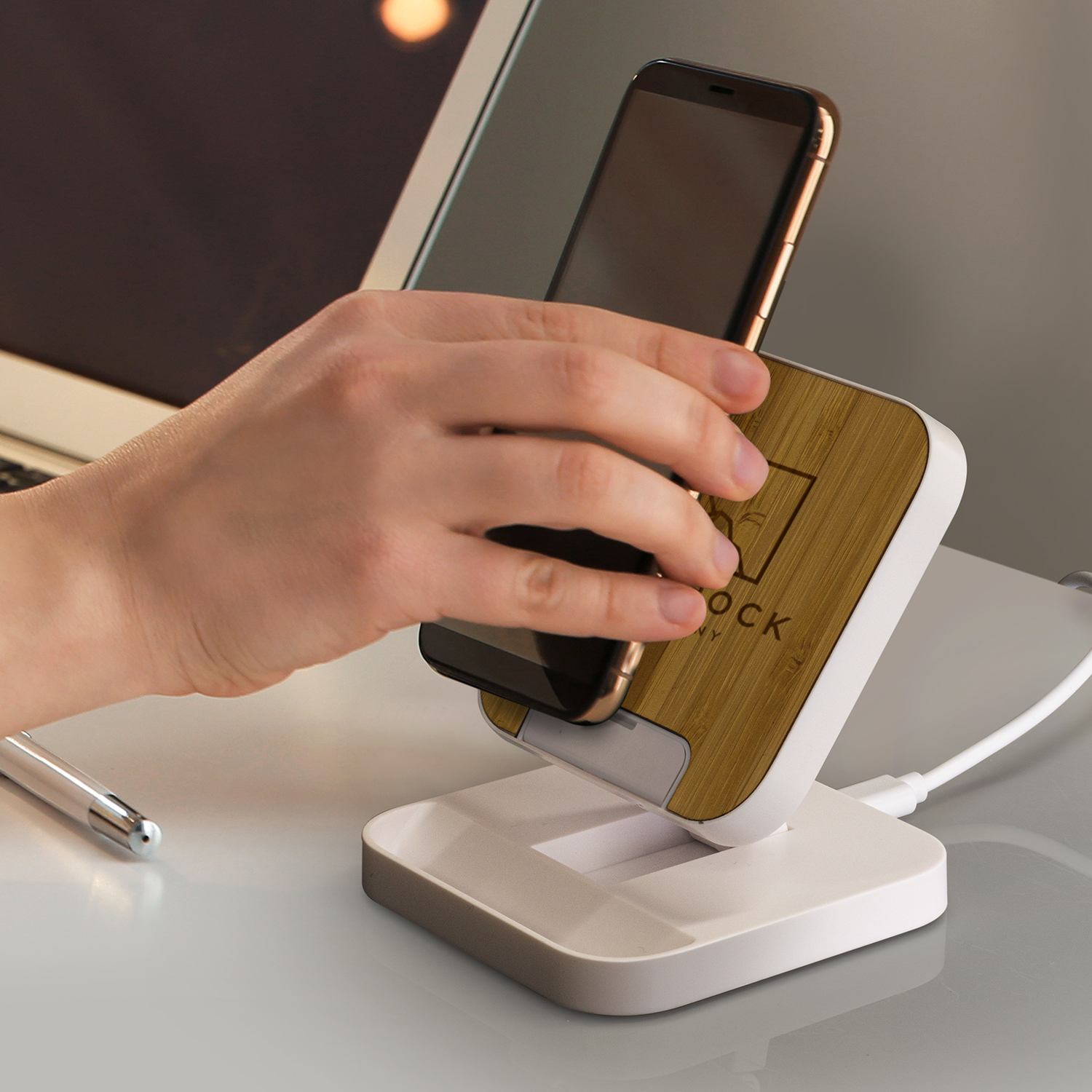 Flex Wireless Fast Charging Stand – Image 9