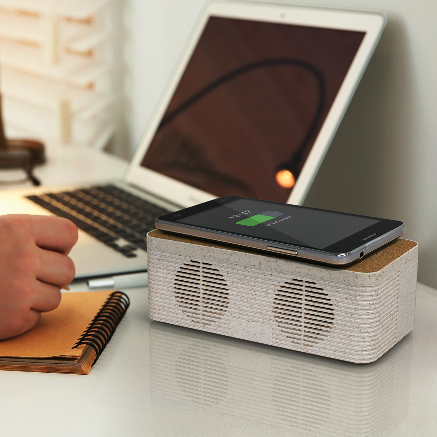 NATURA Oaken Speaker Wireless Charger – Image 7