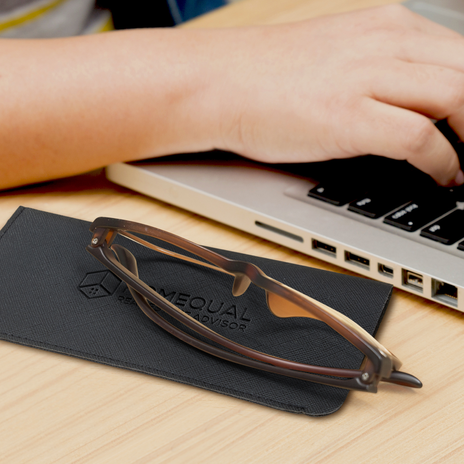 Essex Sunglass Pouch – Image 4