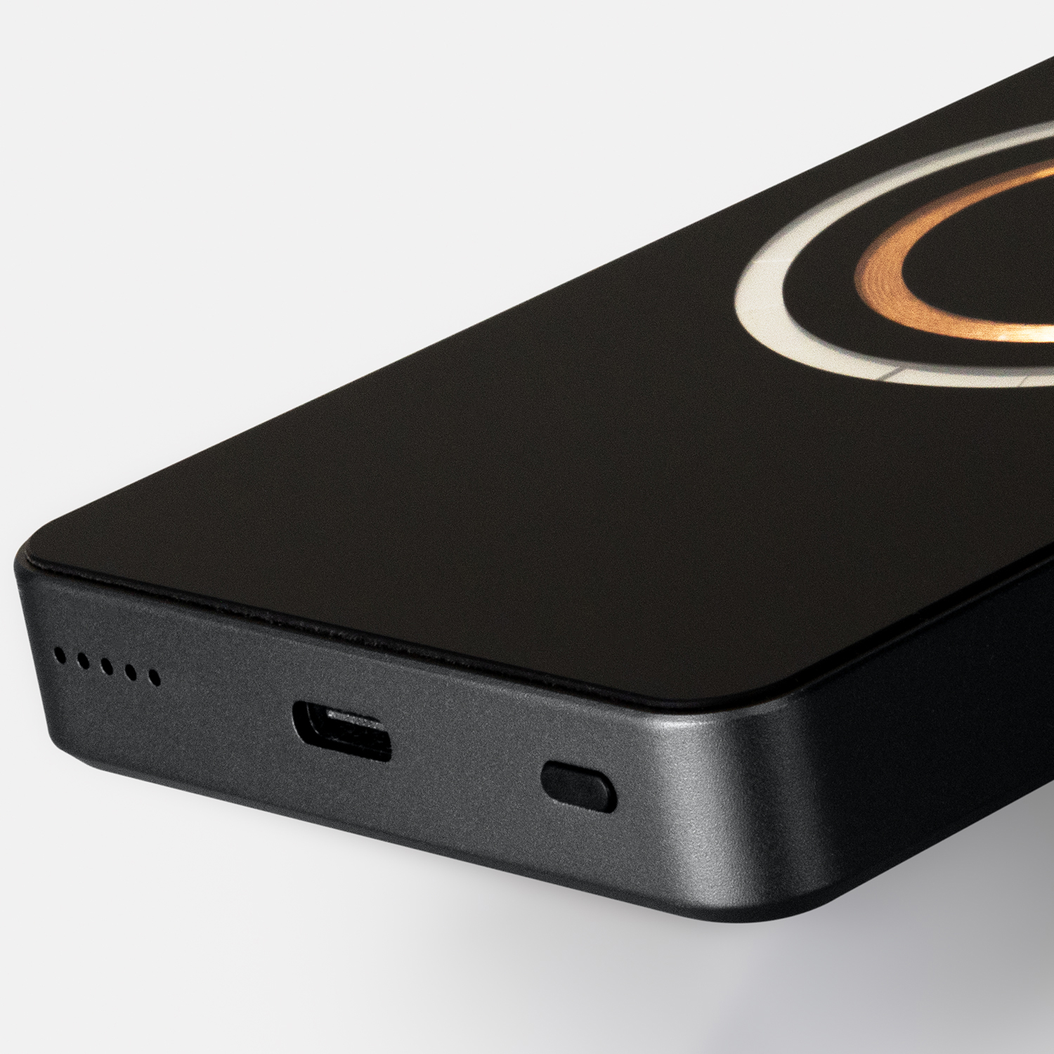 INGENIO Arc Wireless Charging Power Bank – Image 5