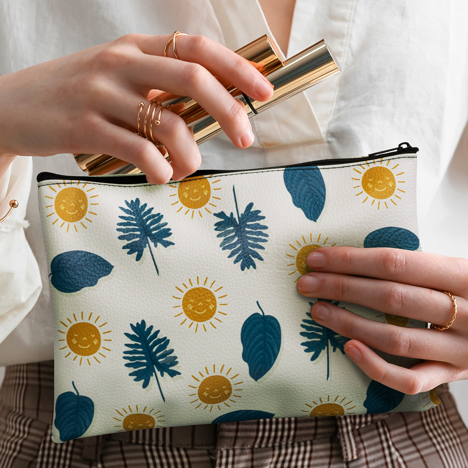 Flora Cosmetic Bag - Medium – Image 3