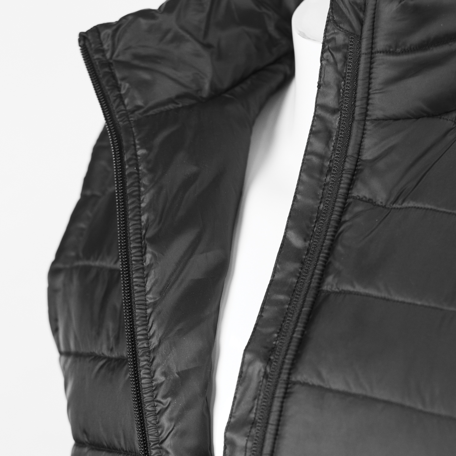 TRENDSWEAR Frazer Womens Puffer Vest – Image 6