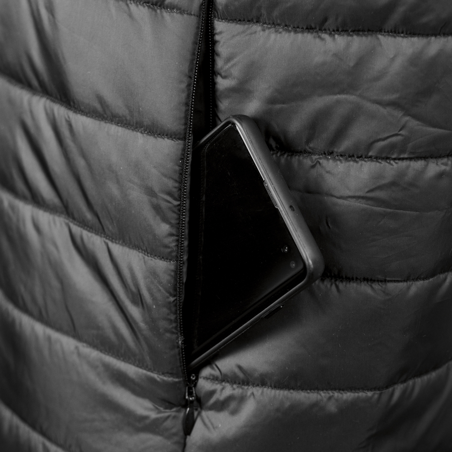 TRENDSWEAR Frazer Womens Puffer Vest – Image 7