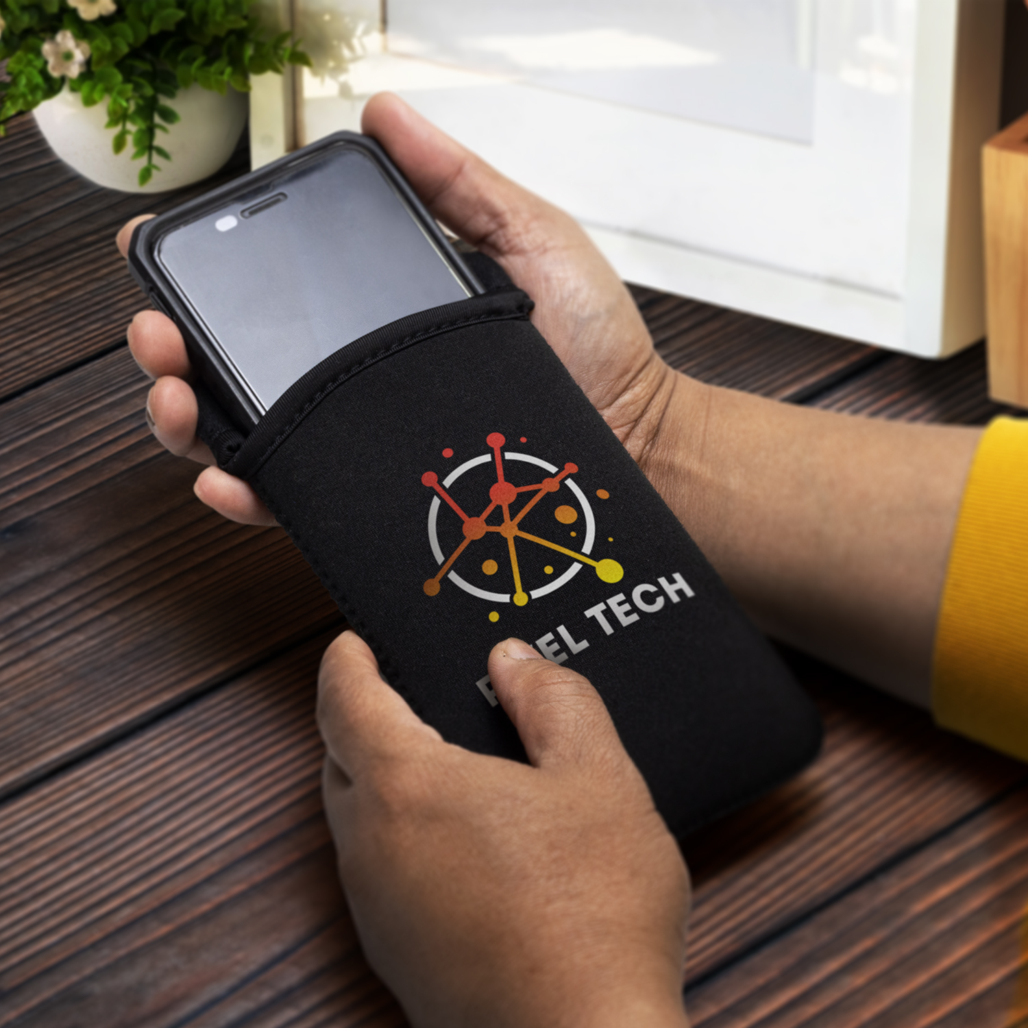 Spencer Phone Pouch – Image 5